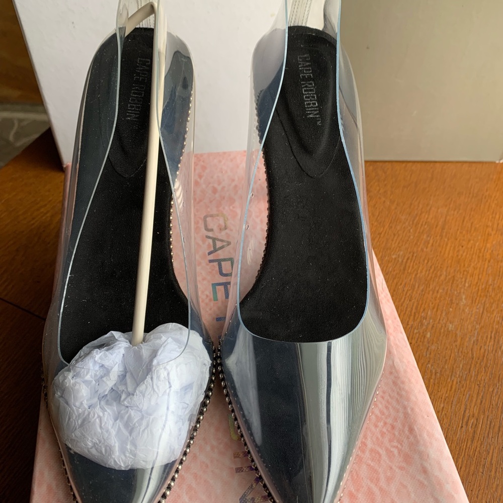 Cape Robbin 8 1/2 Clear Pumps